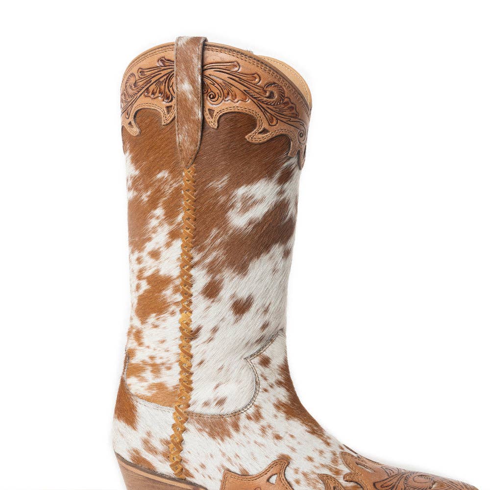 Dakota Dust Handtooled Boots in Tan & White